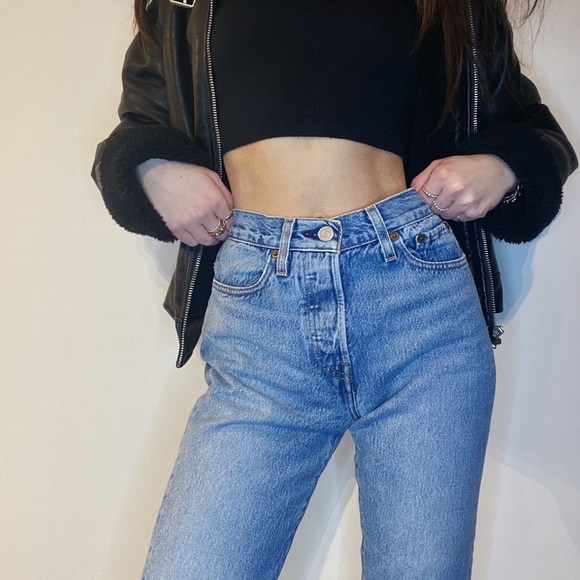 Turtle neck crop black shirt - Picture 2 of 2